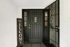 2300 sq. ft Waterfront 4 bd in Downtown Roseville - Image 4