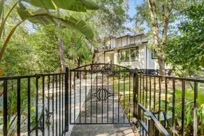 2300 sq. ft Waterfront 4 bd in Downtown Roseville - Image 3