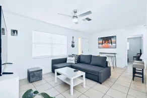 Private Pool · King Beds · Near Beach & Springs - Image 3
