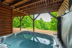 Sweetwood Lodge: 3 sovrum, 3 BA stuga / bungalow i Old Fort, 6 sovplatser - Image 2