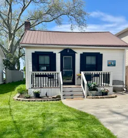 Lydia's Lake Erie Cottage - Image 3