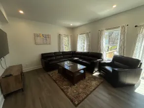 NEW 3 bedroom - Thoroughbred Farm & Lake Views! - Image 3