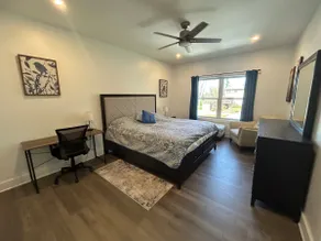 NEW 3 bedroom - Thoroughbred Farm & Lake Views! - Image 4