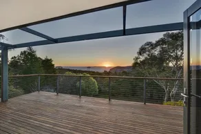 Narrow Neck Views | Spacious Fireplace Stay - Image 2