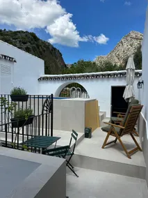 Enchanting 2-Bed Village House in Montejaque WiFi - Image 5