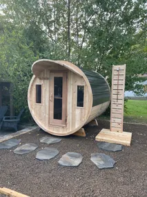 Lakeshore Cottage Retreat - Image 2