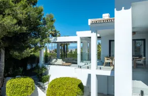 Elegant Villa with sea Views & Pool Marbella - Image 2