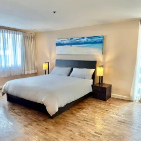 Huge, comfy Greenbelt Makati Metro Manila 2 BR - Image 2