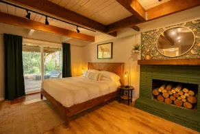 Easy Eugene Stay w/ Yard, Space & Private Primary - Image 3