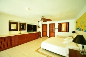 LUXURY RESIDENCE ON THE BEACH - Image 4