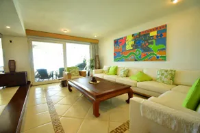 LUXURY RESIDENCE ON THE BEACH - Image 3