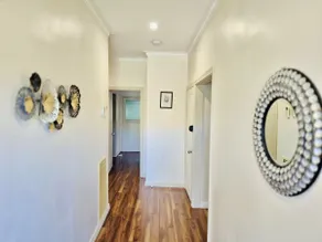 • Wombat Cottage • Central • Pets • Ample Parking - Image 2