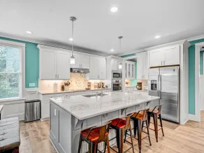 Luxe 5BR Near DPAC | Outdoor Movie, Gazebo & Games - Image 4