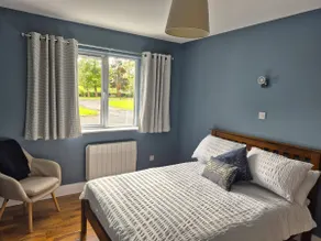 Modern 2 bedroom apartment in scenic village - Image 4