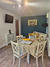 Modern 2 bedroom apartment in scenic village - Image 5