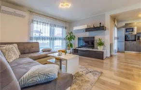 Beautiful Home In Skatari - Image 3