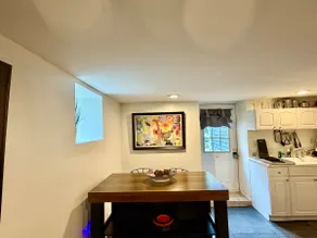 Cozy Garden Suite with EV Charger & Private Entry - Image 4