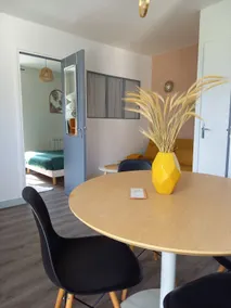 Private apartment with garden near Bayeux - Image 3