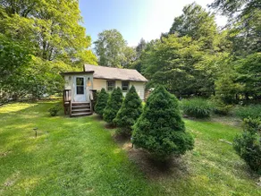 Cozy Cottage - Woodstock Scavenger Hunt w/ prize - Image 2