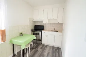 Private 2-Bedroom – Kitchen, Bath, Own Entrance - Image 2