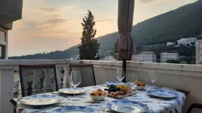 Scenic Balcony, 200 Mbps Fast Wi-Fi & Gas Barbecue - Image 3
