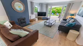 Ladywell Sleeps 12|Hot Tub* Pool Table, Pizza Oven - Image 5