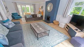 Ladywell Sleeps 12|Hot Tub* Pool Table, Pizza Oven - Image 4