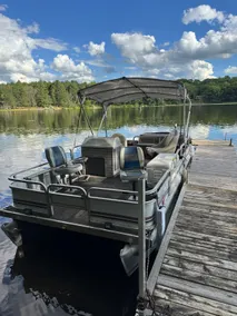 Goose Lake Getaway -Wis Dells/swim/Pontoon boat - Image 4