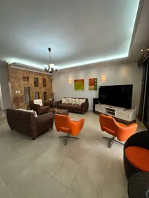 Spacious ground floor apartment in Salinas - Image 4