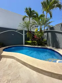 Spacious ground floor apartment in Salinas - Image 3