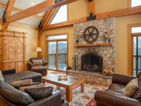 Retreat w/ views, pool table, hot tub & fireplace - Image 3