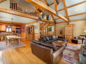 Retreat w/ views, pool table, hot tub & fireplace - Image 5