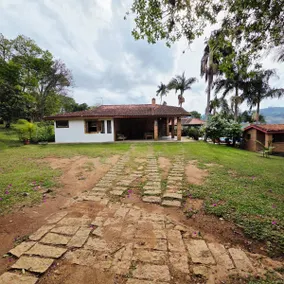 Heated Pool, Fireplace, 4 bedrooms, 120 km from SP - Image 3