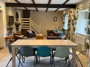4-Bed Cottage at Famous Tuckers Grave Inn Sleeps 8 - Image 5