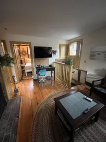 Downtown Apt-River View, Fireplace, Hot Tub Access - Image 3