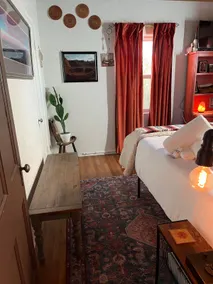 Nob Hill’s Casa Flamingo: King Safe Prime Location - Image 2