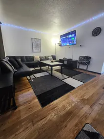 4 Bedroom Game-Ready Retreat Pool Table & Roku TVs - Image 2