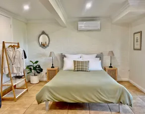 Pacific Ocean Garden Retreat - Image 3