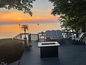 Stunning Sunsets & Lakefront Beach Access - Image 4