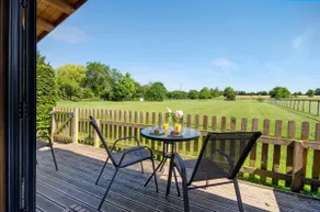 Greengage- Serene Cotswold Log Cabin near Broadway - Image 2