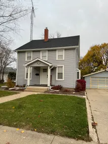 Cozy Farmhouse on Campus - Image 2