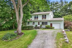 Spacious, comfortable home with game room - Image 2