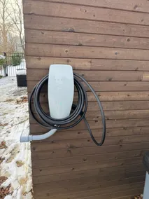 Stylish 4BR Home w/ EV Charger | Fam & Pet Ready - Image 4