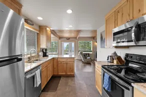 Hot tub and seclusion at Stone Cliff Cabin! - Image 3