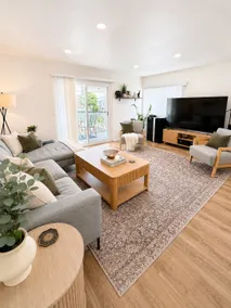 Beachside Stay with WFH Desk, AC and Pet Friendly - Image 2