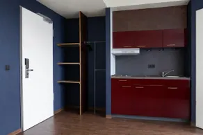 Medium Studio w/ Kitchenette & AC - Image 5