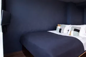 Medium Studio w/ Kitchenette & AC - Image 2