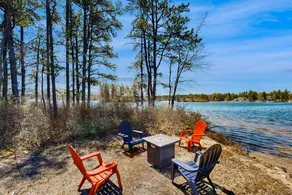 Lakefront 2BR - private beach, deck & dock access - Image 4