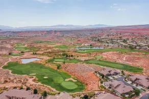 Coral Ridge 2076, Near Golf Course, Community Pool - Image 3