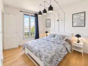 Comfortable and bright apartment near Paris - Image 2